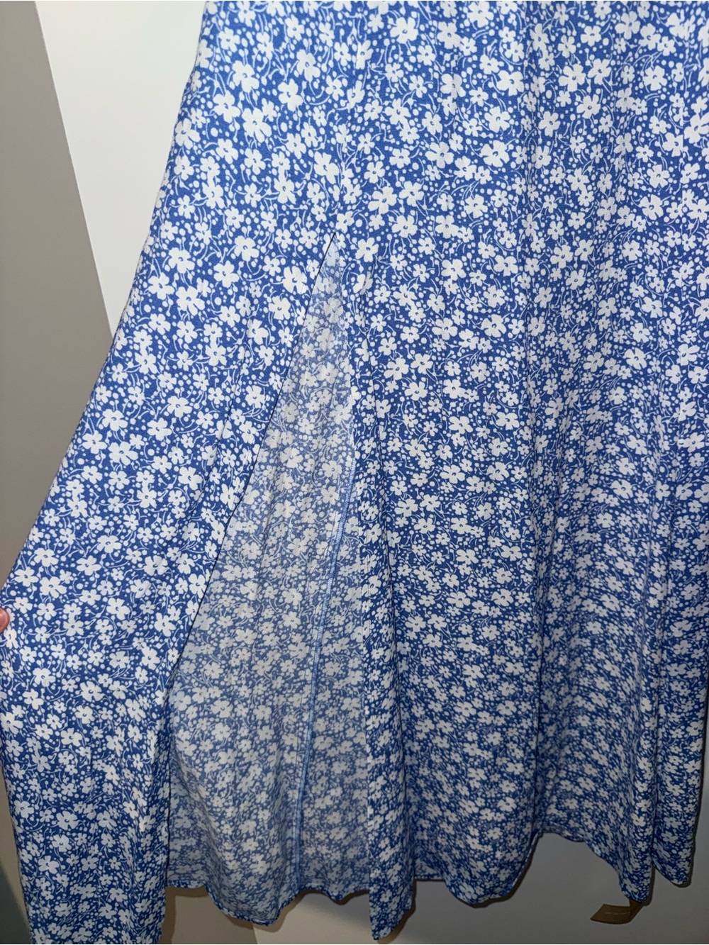 NWT Reformation Blue and White Floral Midi Skirt - Picture 3 of 3
